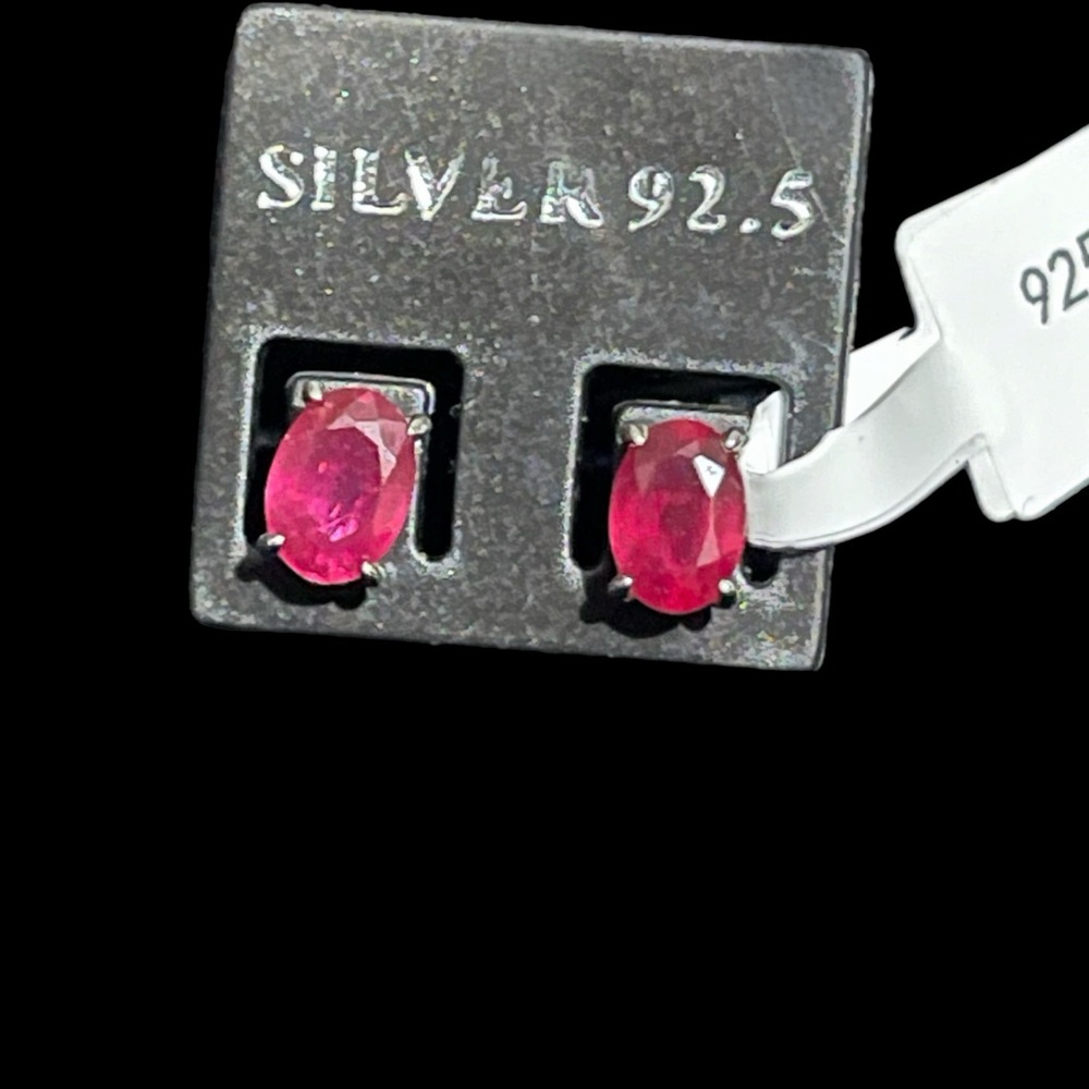 NWT Genuine Natural Ruby Gemstone Stud Earrings in 925 Silver setting